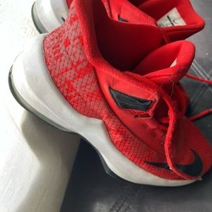 NIKE TENNIS SHOES KIDS